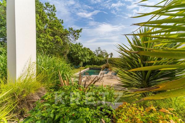 Villa contemporaine sur les hauteurs