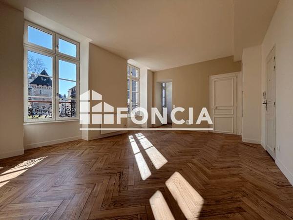 Location Appartement 2 pièces 51.63 m² - 6-8 RUE MARCA Pau 64000