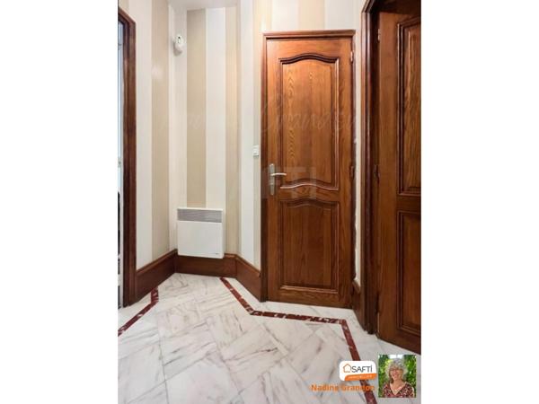 Face au Château, maison et local commercial