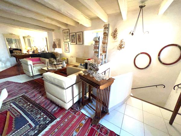 Maison de village avec Chambre d'hote et commerce - Lourmarin - Réf. 289