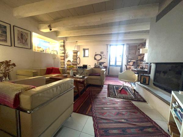 Maison de village avec Chambre d'hote et commerce - Lourmarin - Réf. 289