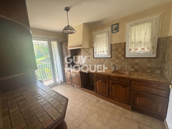 AUBENAS - Vue Dégagée avec Terrain constructible.