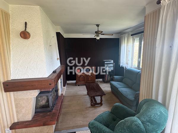 AUBENAS - Vue Dégagée avec Terrain constructible.