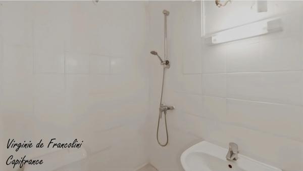 Quartier Mairie - A 3 mn à pied métro Mairie de Montreuil (L9)-A vendre Appartement T1-Traversant -Bien agencé- Calme