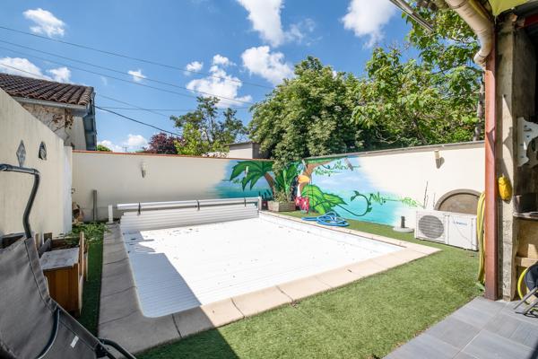 4 PIECES AVEC PISCINE