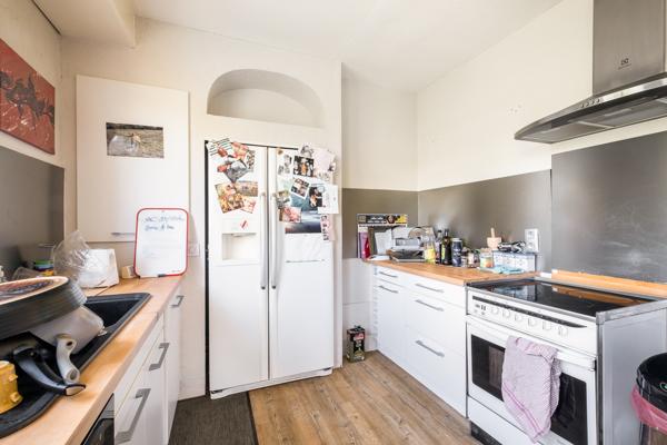 4 PIECES AVEC PISCINE