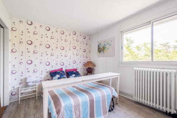 4 PIECES AVEC PISCINE