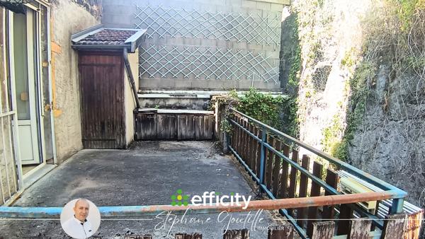 Appartement
         2 pièces
        - 42 m² 75 000 € *