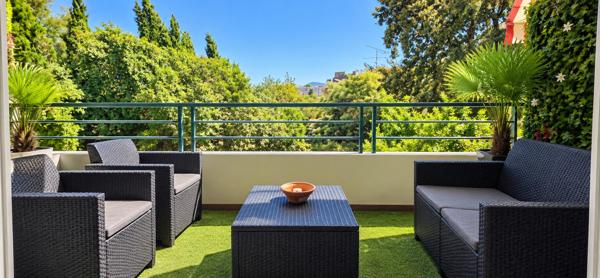 APPARTEMENT 2 CHAMBRES, 63 m² CARREZ + 20 m² DE SURFACES COMPLÉMENTAIRES, VUE DÉGAGÉE,  PARKING & CAVE