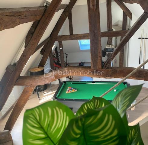 XXXXXSOUS OFFREXXXXX

Située au cœur d’un charmant village normand, proche de Verneuil Sur Avre, cette maison de ville atypique d’environ 250 m² séduira les amoureux d’authenticité, de calme et de beaux volumes.
Actuellement exploitée en gîte, cette propriété offre de nombreuses possibilités : reprise d’activité pour investisseur, résidence principale ou secondaire idéale pour une famille en quête d’un cadre de vie paisible et verdoyant.
Rénovée avec goût, elle allie le charme de l’ancien et le confort moderne.
 Dès l’entrée, vous découvrirez des espaces de vie chaleureux, composés de deux salons, l'un d'entre eux disposant d'une cheminée, ainsi qu’une magnifique cuisine aménagée et équipée de près de 60 m², véritable pièce maîtresse de la maison, baignée de lumière et ouverte sur l’extérieur.Une arrière-cuisine complète ce niveau pour encore plus de praticité.
L’espace nuit, réparti sur deux étages, propose au premier, 4 belles chambres, une salle d’eau et une salle de bain.
Mais cette maison réserve encore de belles surprises avec une superbe salle de jeux aux poutres apparentes ainsi qu’une 5ᵉ chambre mansardée au charme cocooning et intimiste. 
Côté extérieur, vous profiterez d’un agréable jardin clos et joliment arboré, parfait pour les moments de détente, ainsi que d’une magnifique terrasse idéale pour les repas en famille ou entre amis pour les soirées d’été.
Un bien de caractère rare sur le secteur, offrant charme, authenticité et douceur de vivre au cœur de la Normandie.
Ne tardez pas à venir visiter cette maison de village qui n'attends que vous !
N'hésitez pas à me contacter pour plus de renseignements ( rapport locatif .....)