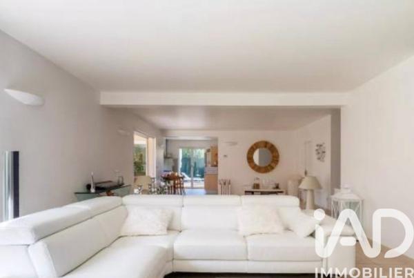 Maison à vendre 5 pièces 170 m² Saint-Cyr-sur-Mer