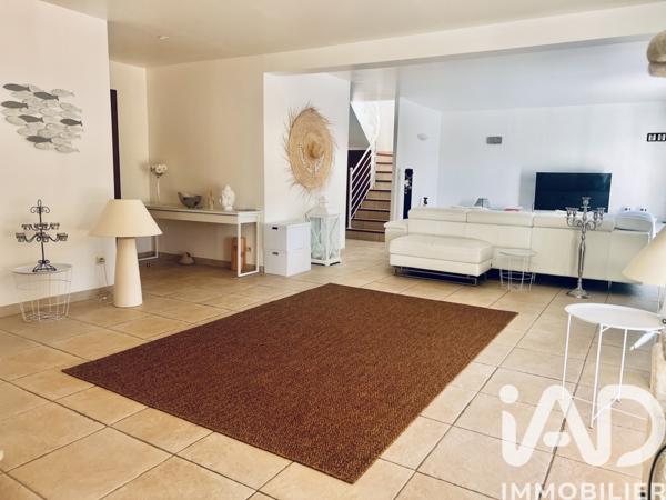 Maison à vendre 5 pièces 170 m² Saint-Cyr-sur-Mer