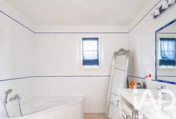 Maison à vendre 5 pièces 170 m² Saint-Cyr-sur-Mer