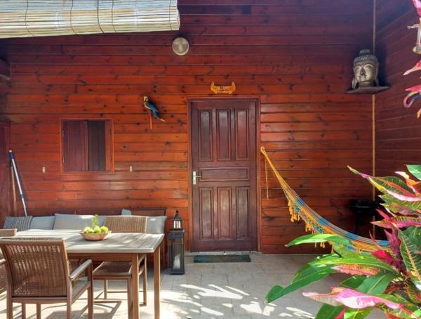 Maison 13 pièces ou gites capacité 26 personnes à vendre SAINTE ANNE (971)? piscine, jardin tropical