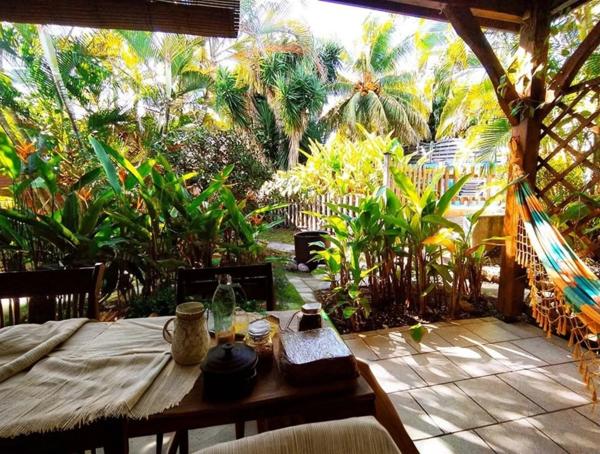 Maison 13 pièces ou gites capacité 26 personnes à vendre SAINTE ANNE (971)? piscine, jardin tropical