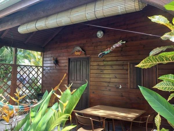 Maison 13 pièces ou gites capacité 26 personnes à vendre SAINTE ANNE (971)? piscine, jardin tropical