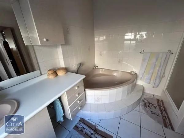 Location appartement 4 pièces de 99.86m²