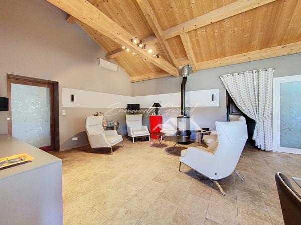 Saint-Jean-du-Bruel (12230) Magnifique maison plain-pied 163 m2 habitables, 3 chambres, garage