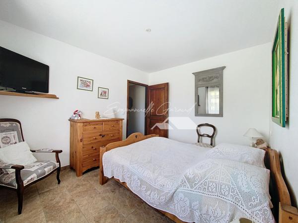 Saint-Jean-du-Bruel (12230) Magnifique maison plain-pied 163 m2 habitables, 3 chambres, garage