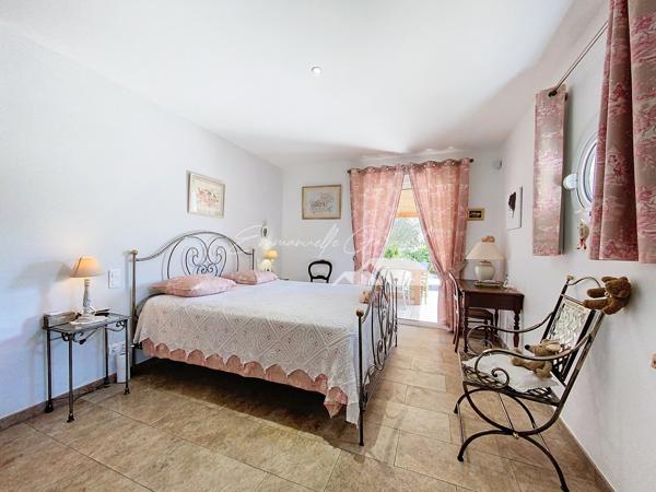 Saint-Jean-du-Bruel (12230) Magnifique maison plain-pied 163 m2 habitables, 3 chambres, garage