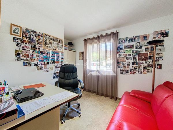 Saint-Jean-du-Bruel (12230) Magnifique maison plain-pied 163 m2 habitables, 3 chambres, garage