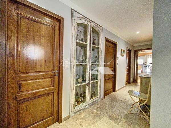 Saint-Jean-du-Bruel (12230) Magnifique maison plain-pied 163 m2 habitables, 3 chambres, garage