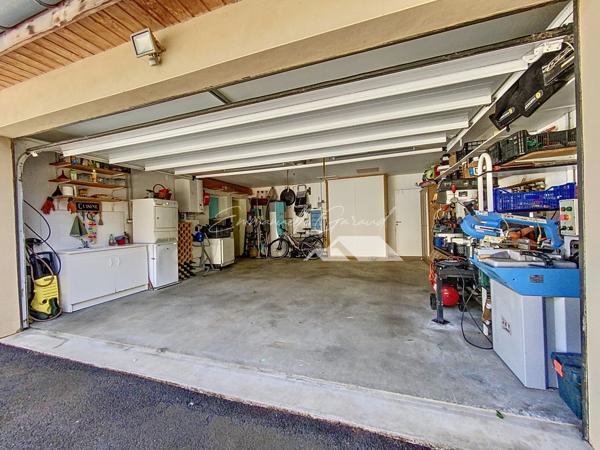 Saint-Jean-du-Bruel (12230) Magnifique maison plain-pied 163 m2 habitables, 3 chambres, garage