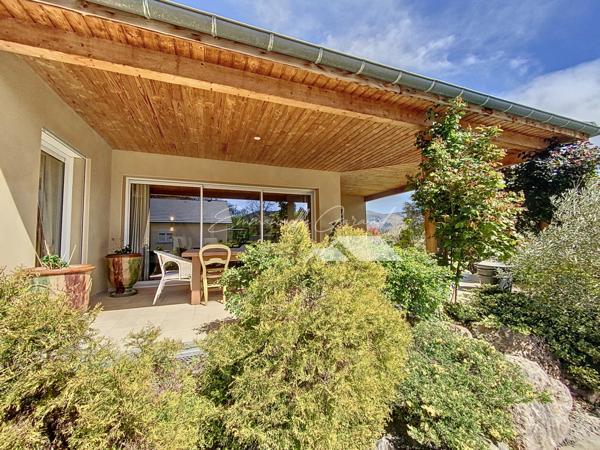 Saint-Jean-du-Bruel (12230) Magnifique maison plain-pied 163 m2 habitables, 3 chambres, garage