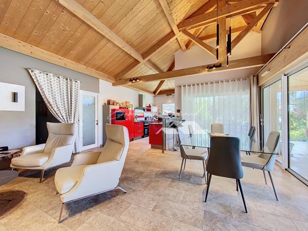 Saint-Jean-du-Bruel (12230) Magnifique maison plain-pied 163 m2 habitables, 3 chambres, garage