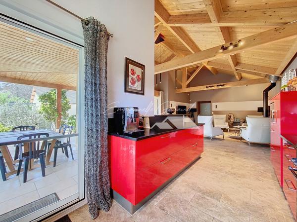 Saint-Jean-du-Bruel (12230) Magnifique maison plain-pied 163 m2 habitables, 3 chambres, garage