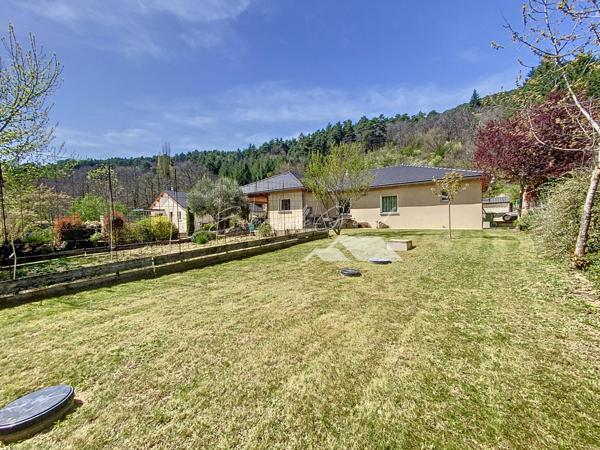 Saint-Jean-du-Bruel (12230) Magnifique maison plain-pied 163 m2 habitables, 3 chambres, garage