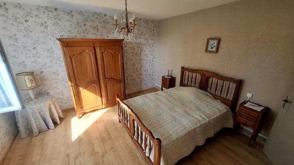 Maison 6 pièces avec jardin et grand hangar - 130m²