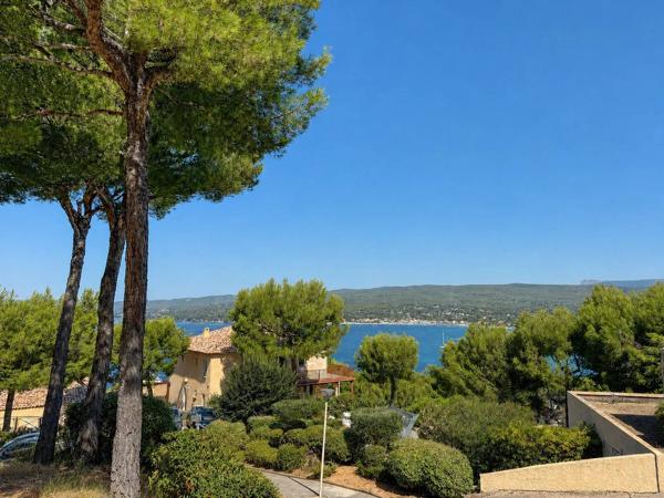 Saint-Cyr-sur-Mer - La Madrague - Appartement 2 pièces de 30 m² avec une terrasse de 35 m² offrant une vue panoramique