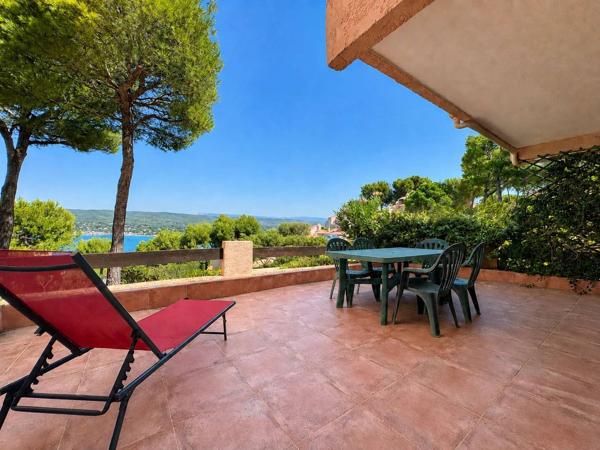 Saint-Cyr-sur-Mer - La Madrague - Appartement 2 pièces de 30 m² avec une terrasse de 35 m² offrant une vue panoramique