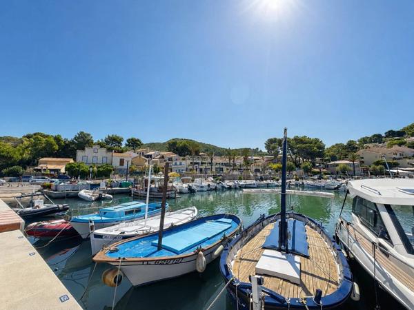 Saint-Cyr-sur-Mer - La Madrague - Appartement 2 pièces de 30 m² avec une terrasse de 35 m² offrant une vue panoramique