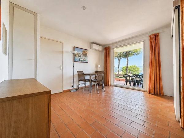 Saint-Cyr-sur-Mer - La Madrague - Appartement 2 pièces de 30 m² avec une terrasse de 35 m² offrant une vue panoramique