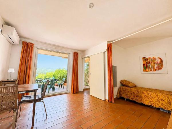 Saint-Cyr-sur-Mer - La Madrague - Appartement 2 pièces de 30 m² avec une terrasse de 35 m² offrant une vue panoramique