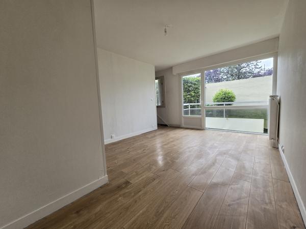 Appartement
         1 pièce
        - 27 m² 98 900 € *