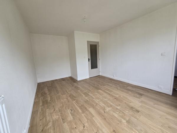 Appartement
         1 pièce
        - 27 m² 98 900 € *