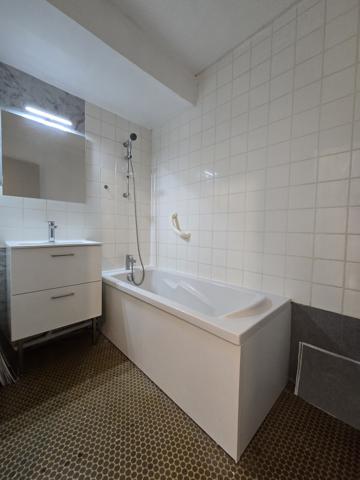Appartement
         1 pièce
        - 27 m² 98 900 € *