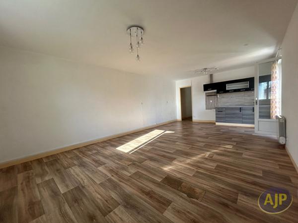 Location maison Les Eglisottes Et Chalaures : 749 € - AJP Immobilier Saint Andre de Cubzac