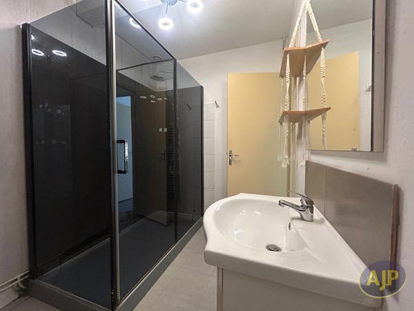 Location maison Les Eglisottes Et Chalaures : 749 € - AJP Immobilier Saint Andre de Cubzac