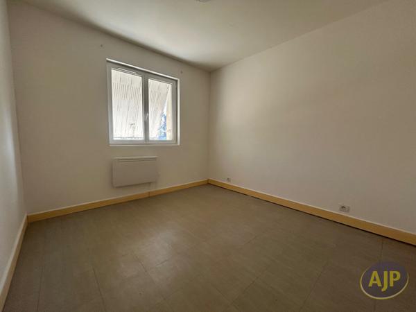 Location maison Les Eglisottes Et Chalaures : 749 € - AJP Immobilier Saint Andre de Cubzac