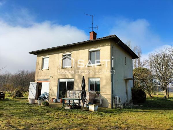 Entre Montauban et Castelsarrasin, en pleine campagne, cette propriété offre un cadre de vie paisible, entouré de nature et sans vis-à-vis.