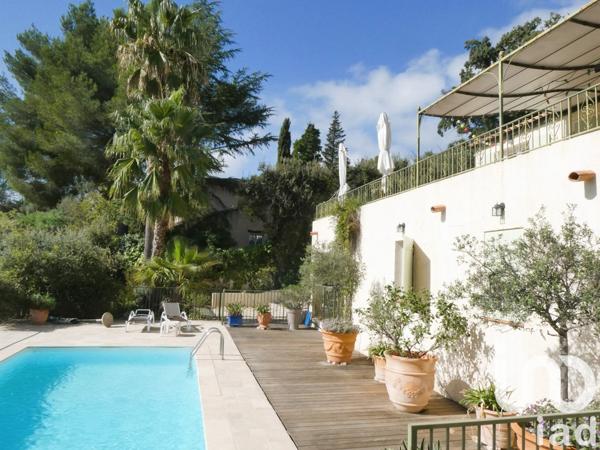 Maison traditionnelle 7 pièces de 160 m² à Pierrefeu-du-Var (83390)