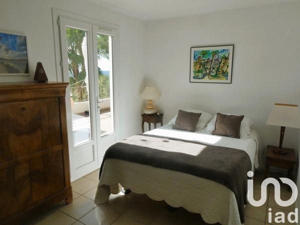 Maison traditionnelle 7 pièces de 160 m² à Pierrefeu-du-Var (83390)