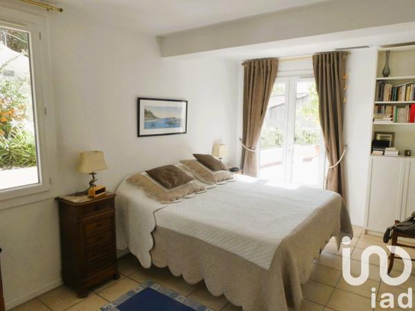 Maison traditionnelle 7 pièces de 160 m² à Pierrefeu-du-Var (83390)