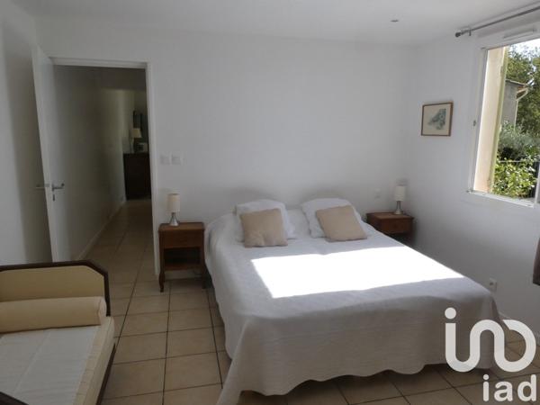 Maison traditionnelle 7 pièces de 160 m² à Pierrefeu-du-Var (83390)