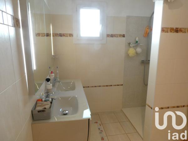 Maison traditionnelle 7 pièces de 160 m² à Pierrefeu-du-Var (83390)