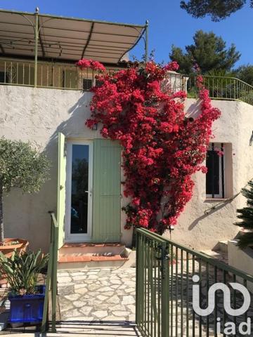 Maison traditionnelle 7 pièces de 160 m² à Pierrefeu-du-Var (83390)